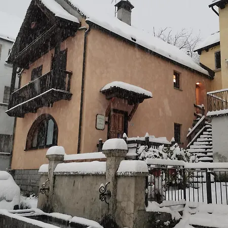 Apartament La Dimora Della Fontana Mozzio